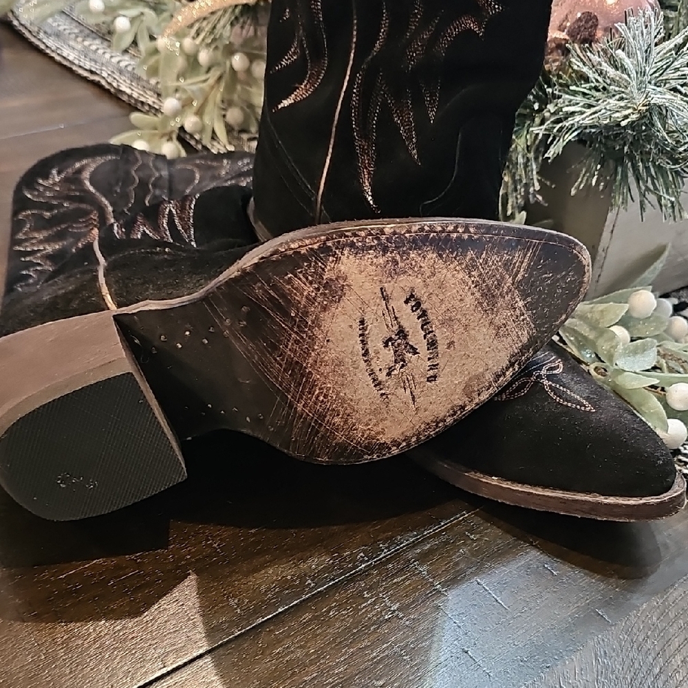 Black Western Cowboy Boots - Picture 3 of 5